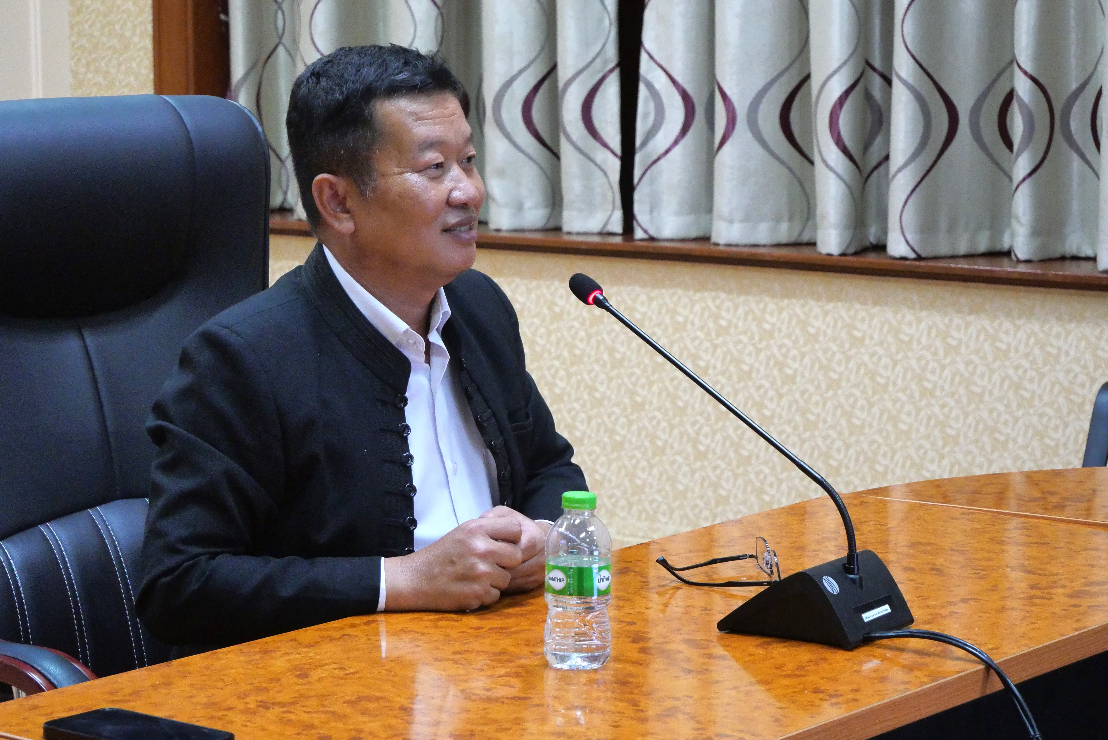 title - รองเลขาธิการ ส.ป.ก. ประชุมติดตามความก้าวหน้าการส่งเอกสารเบิกจ่ายผ่านระบบสารบรรณอิเล็กทรอนิกส์ (e-Office) ของสำนักบริหารกลาง 